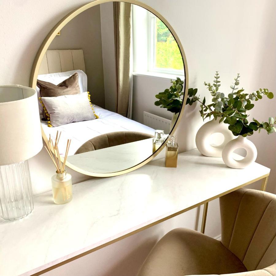 Bright Modern Flat In Central Twickenham