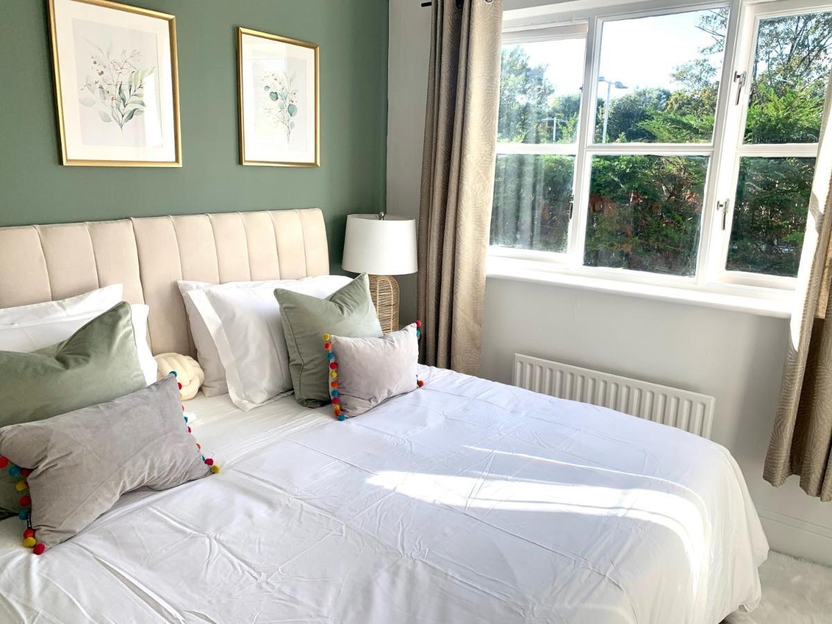 Bright Modern Flat In Central *