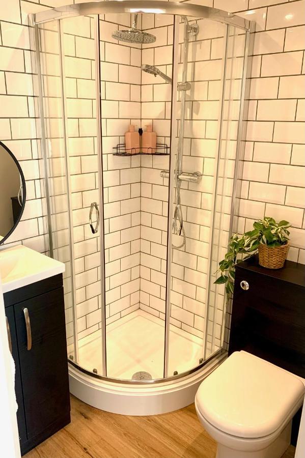 Bright Modern Flat In Central