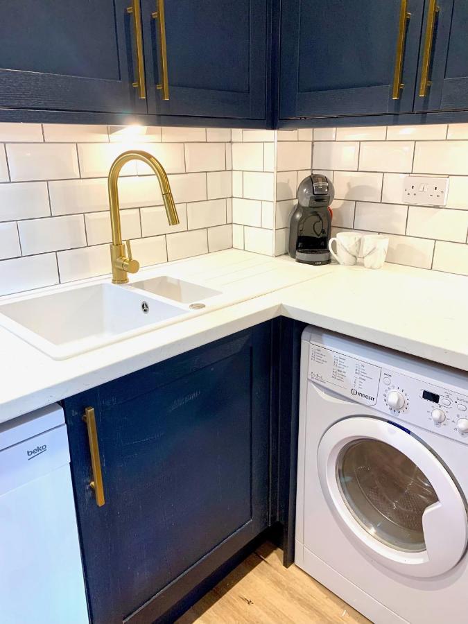 Bright Modern Flat In Central * Twickenham